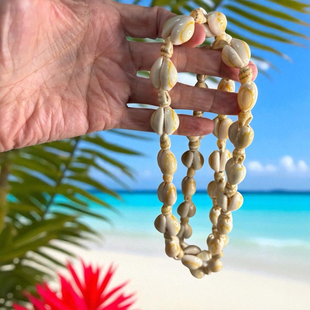 Vintage Dovetail Cowrie Cone Tiger Sea Shell Necklace 32” Hand Crafted Tan Brown